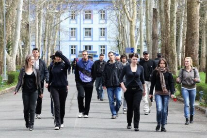 Studenti