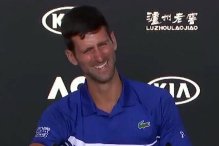 NOLE ŠOUMEN Đoković izazvao salve smijeha na konferenciji za medije (VIDEO)