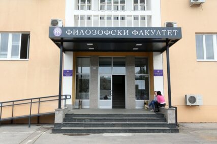 TRAJNA VEZA S DIPLOMCIMA Filozofski fakultet osniva Alumni centar