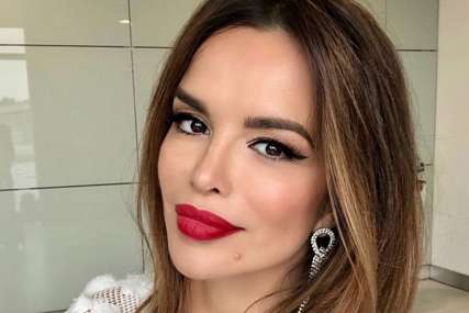 (FOTO) Pjevačica otkrila duboki dekolte: Severina smjelim izdanjem privukla pažnju pratioca