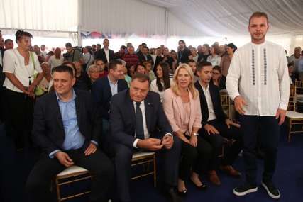 Rizik za svakog, a najviše za Đajića: Analitičari o raspletu političkog rata u Banjaluci