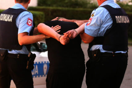 HAOS ISPRED KAFIĆA U BANJALUCI Zbog prijetnji uhapšene dvije osobe