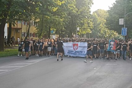 navijači idu na utakmicu Borac Austrija
