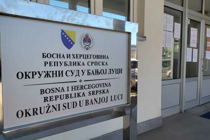 Počinio 44 teška krivična djela: Pedofil iz Banjaluke osumnjičen za OBLJUBU DJEVOJČICE i polnu zloupotrebu djeteta
