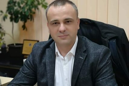 (FOTO) TUGA U BRATUNCU U 47. godini preminuo bivši načelnik Srđan Rankić