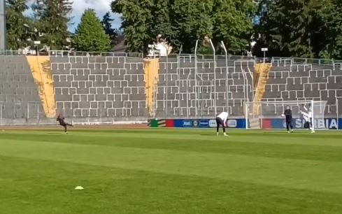 (VIDEO) KLASA JE VJEČNA Piksi vježbao slobodnjake na treningu Srbije