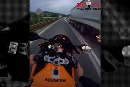Divlja vožnja motorom na putu kod Zenice