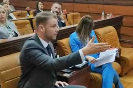 (VIDEO) "PERSIRAJTE ME" Početak sjednice obilježila rasprava Stanivukovića i Umičevića
