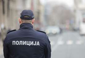 MLADIĆ HITNO PREBAČEN U BOLNICU Izboden sin (24) vlasnika poznate pečenjare, traga se za napadačem