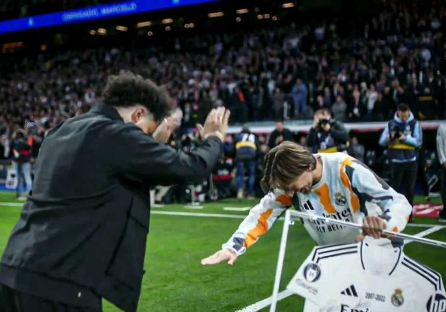 (VIDEO, FOTO) MODRIĆ SE "NAKLONIO" MARSELU Kapiten Reala odao počast Brazilcu