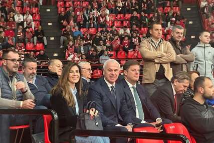 Njeguju se bratski odnosi: Generalni direktor Zvezde prati meč crveno-bijelih u Pireju