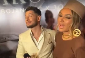 (FOTO) JOCA STEFANOVIĆ VJERIO KOLEGINICU Njima razlika u godinama ne smeta, pucaju od sreće na ovoj romantičnoj destinaciji