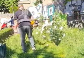 (VIDEO, FOTO) "Bravo, ali i žalosno" Sarajlije dijele iste muke sa Banjalučanima, niko ne vodi brigu o NEPOKOŠENOJ TRAVI